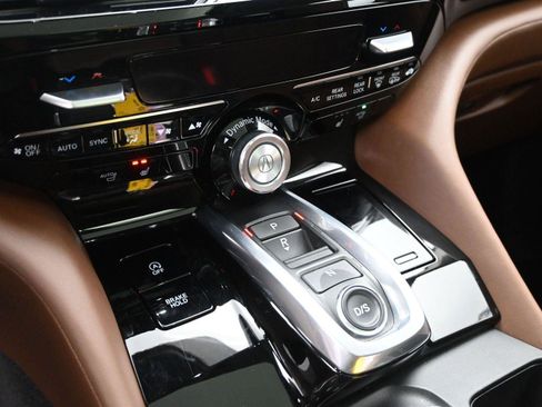 Certified 2023 Acura MDX SH-AWD w/ Technology Package image 6