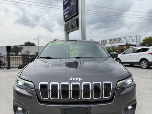 Used 2019 Jeep Cherokee Latitude Plus image 2