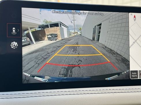 Used 2025 Genesis G70 2.5T image 20