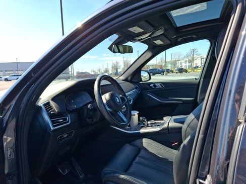 Used 2019 BMW X5 xDrive40i w/ M Sport Package image 3