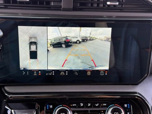 Used 2024 GMC Sierra 2500 AT4 w/ AT4 Premium Plus Package AWD/4WD image 27