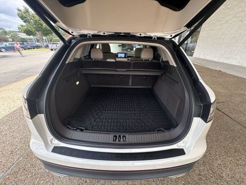 Used 2022 Lincoln Nautilus Reserve AWD/4WD image 27