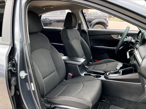Used 2020 Kia Forte LXS image 9