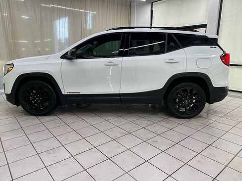 Used 2020 GMC Terrain SLE w/ Elevation Edition FWD image 8