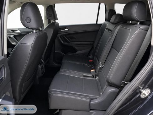Used 2021 Volkswagen Tiguan SE w/ Panoramic Sunroof Package FWD image 10