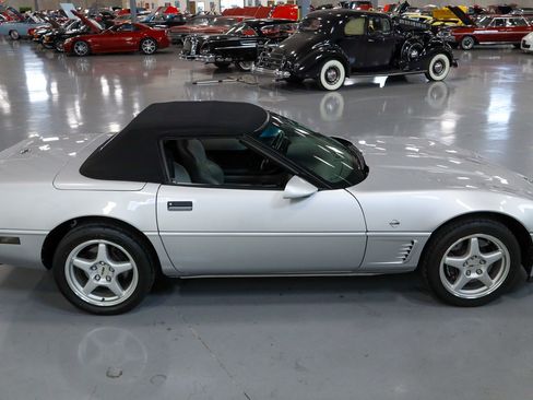 Used 1996 Chevrolet Corvette Convertible RWD image 33