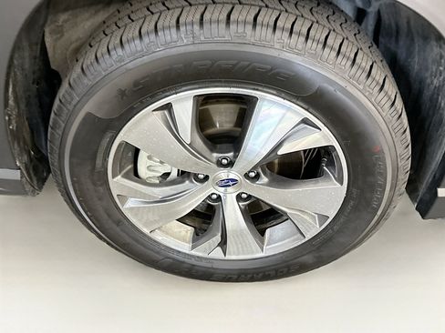 Used 2025 Subaru Ascent Premium image 11