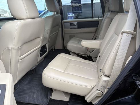 Used 2016 Ford Expedition XLT w/ Equipment Group 201A AWD/4WD image 13