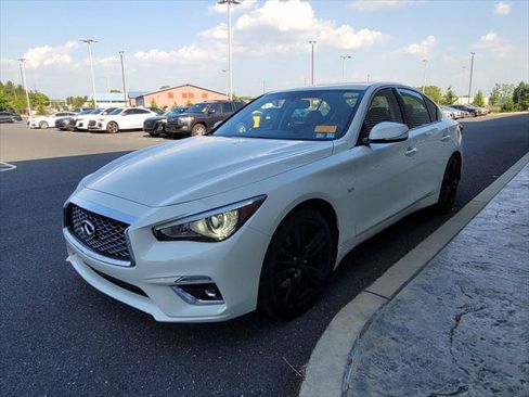 Used 2019 INFINITI Q50 Luxe w/ Essential Package (3.0T Luxe) AWD/4WD image 11