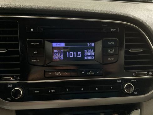 Used 2017 Hyundai Elantra SE w/ Cargo Package image 20