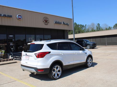 Used 2019 Ford Escape Titanium image 7