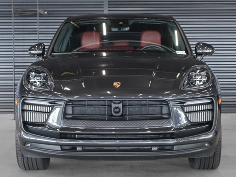 Certified 2024 Porsche Macan S AWD/4WD image 8