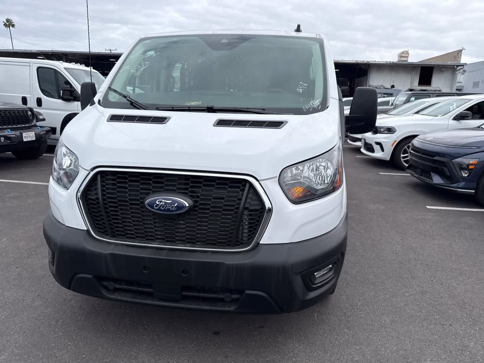 Used 2025 Ford Transit 250 Low Roof w/ Exterior Upgrade Package RWD image 2