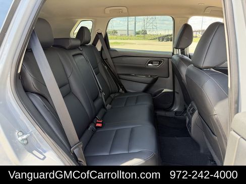 Used 2024 Nissan Rogue SL FWD image 29