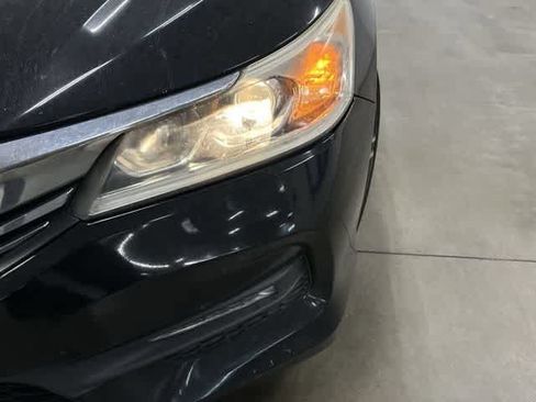 Used 2016 Honda Accord Sport image 31