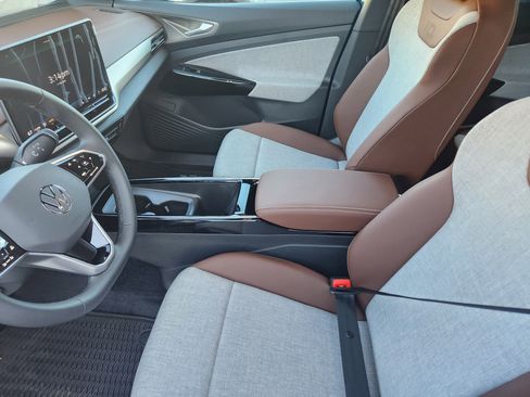 New 2025 Volkswagen ID.4 Pro image 18
