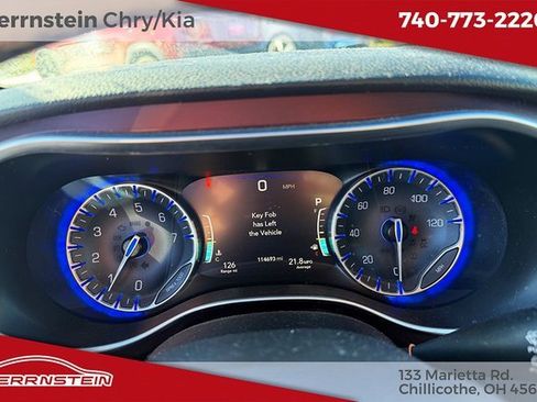 Used 2018 Chrysler Pacifica Limited w/ Tire & Wheel Group image 18