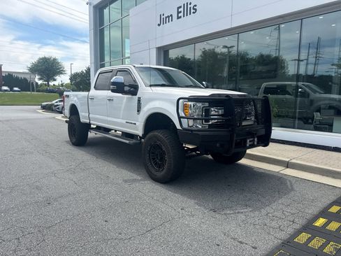 Used 2017 Ford F250 XLT w/ XLT Value Package AWD/4WD image 2