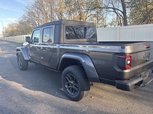 New 2026 Jeep Gladiator Sport image 4