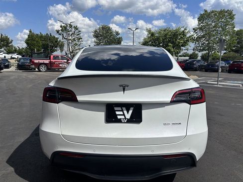 Used 2022 Tesla Model Y Performance AWD/4WD image 8
