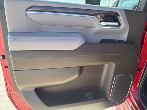 Used 2024 Chevrolet Silverado 2500 LT w/ Convenience Package image 31