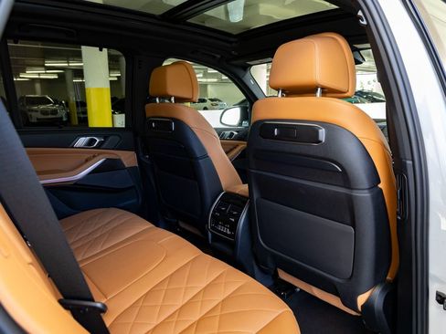 Used 2024 BMW X5 M60i image 30