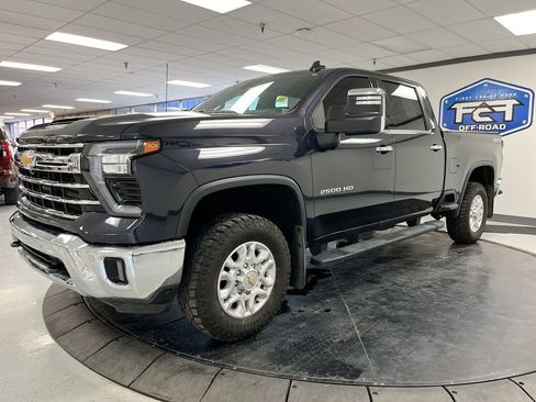 Used 2024 Chevrolet Silverado 2500 LTZ w/ LTZ Premium Package AWD/4WD image 4