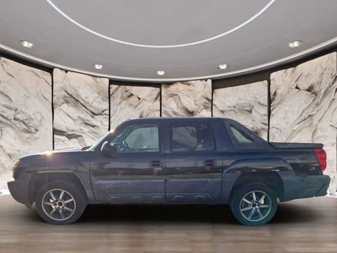 Used 2005 Chevrolet Avalanche LT w/ Preferred Equipment Group image 5