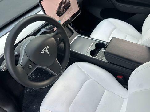 Used 2023 Tesla Model Y Long Range image 10