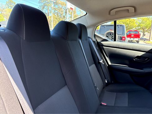 Used 2024 Nissan Sentra SV image 11