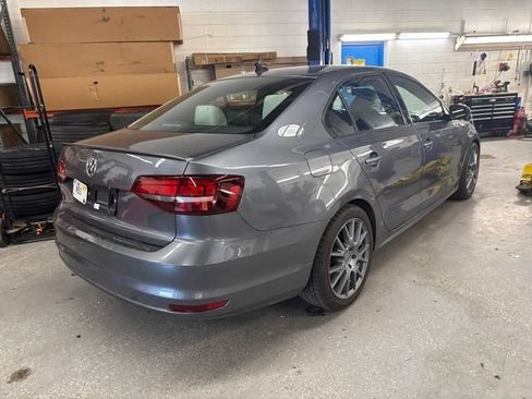 Used 2016 Volkswagen Jetta Sport FWD image 4