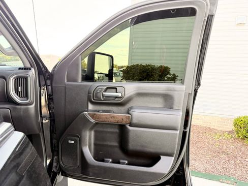 Used 2020 GMC Sierra 3500 Denali w/ Denali Ultimate Package AWD/4WD image 33