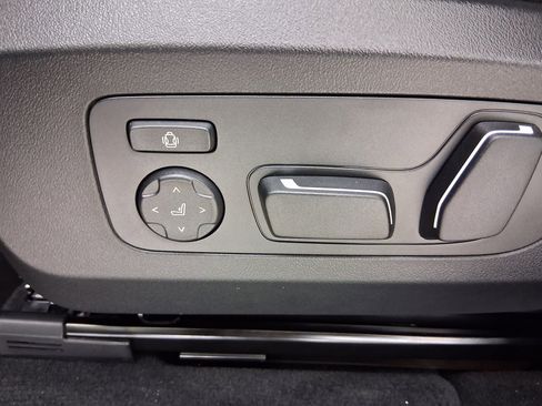 New 2026 BMW X3 xDrive30 w/ Convenience Package image 12