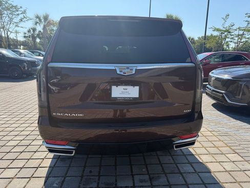 Used 2022 Cadillac Escalade Premium Luxury AWD/4WD image 6