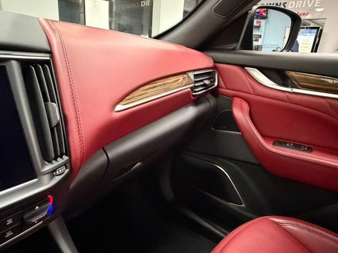 Used 2022 Maserati Levante GT AWD/4WD image 61