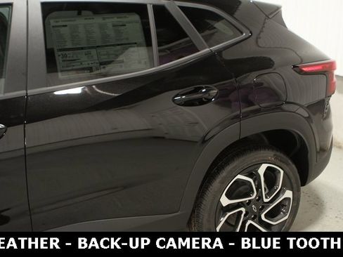 New 2026 Chevrolet Trax RS w/ Sunroof Package image 10