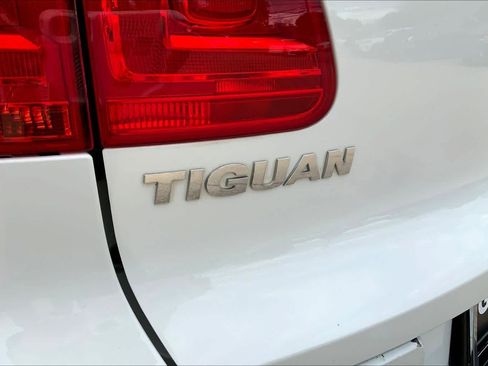 Used 2017 Volkswagen Tiguan Wolfsburg Edition image 28