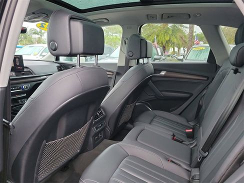 Used 2022 Audi Q5 2.0T Premium w/ Convenience Package image 7