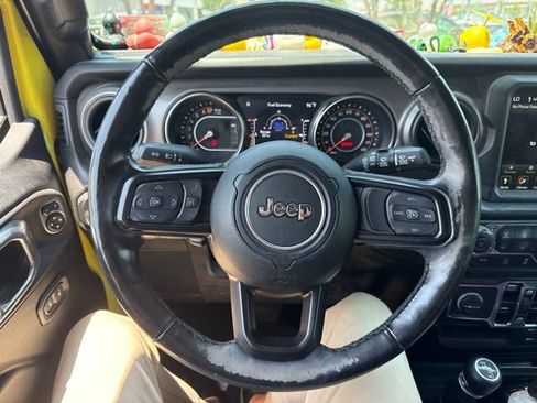 Used 2022 Jeep Wrangler Unlimited Sport AWD/4WD image 4