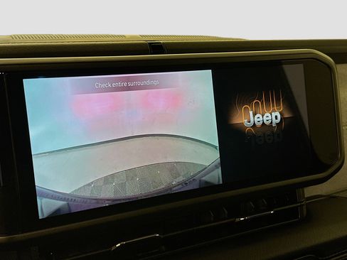 Used 2025 Jeep Wrangler Sahara w/ Safety Group image 22