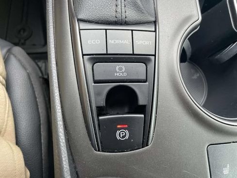 Used 2023 Toyota Camry XSE FWD image 31