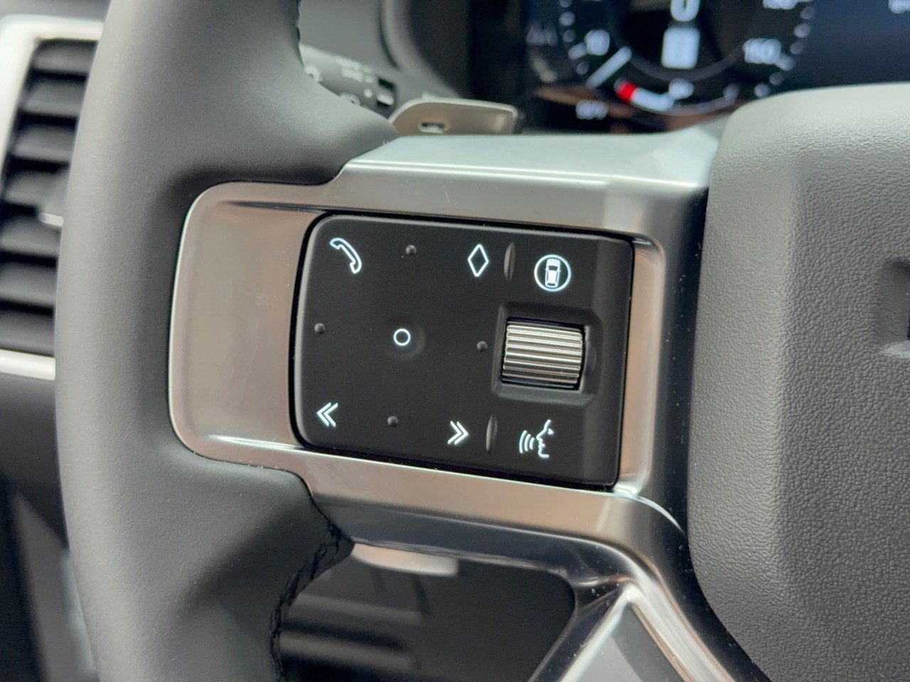 New 2026 Land Rover Discovery Dynamic SE AWD/4WD image 18