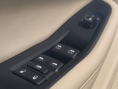 Used 2023 Jeep Grand Cherokee L Limited w/ Luxury Tech Group II RWD image 27