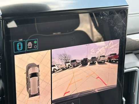 Used 2025 GMC Yukon Elevation image 12