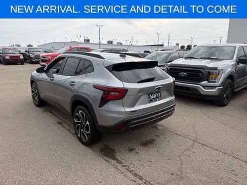 Used 2024 Chevrolet Trax RS w/ Driver Confidence Package FWD image 7