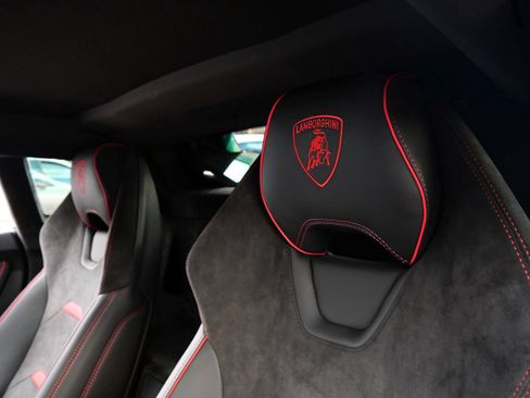 Used 2024 Lamborghini Huracan Tecnica image 21