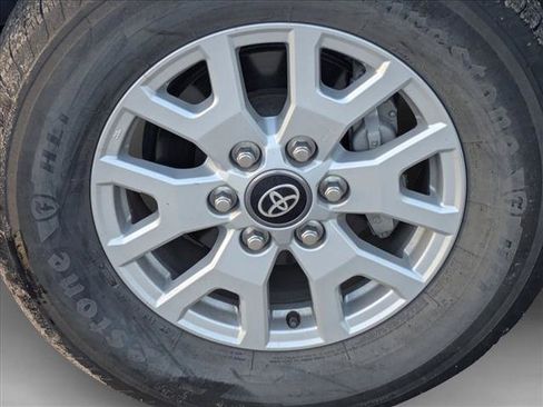 Used 2025 Toyota Tacoma SR5 AWD/4WD image 14