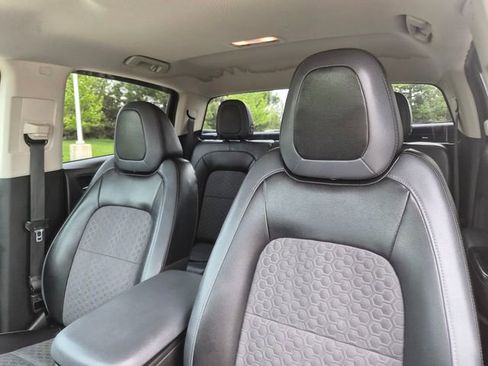 Used 2015 Chevrolet Colorado Z71 AWD/4WD image 14
