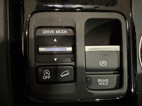 Used 2024 Honda Pilot Touring image 17