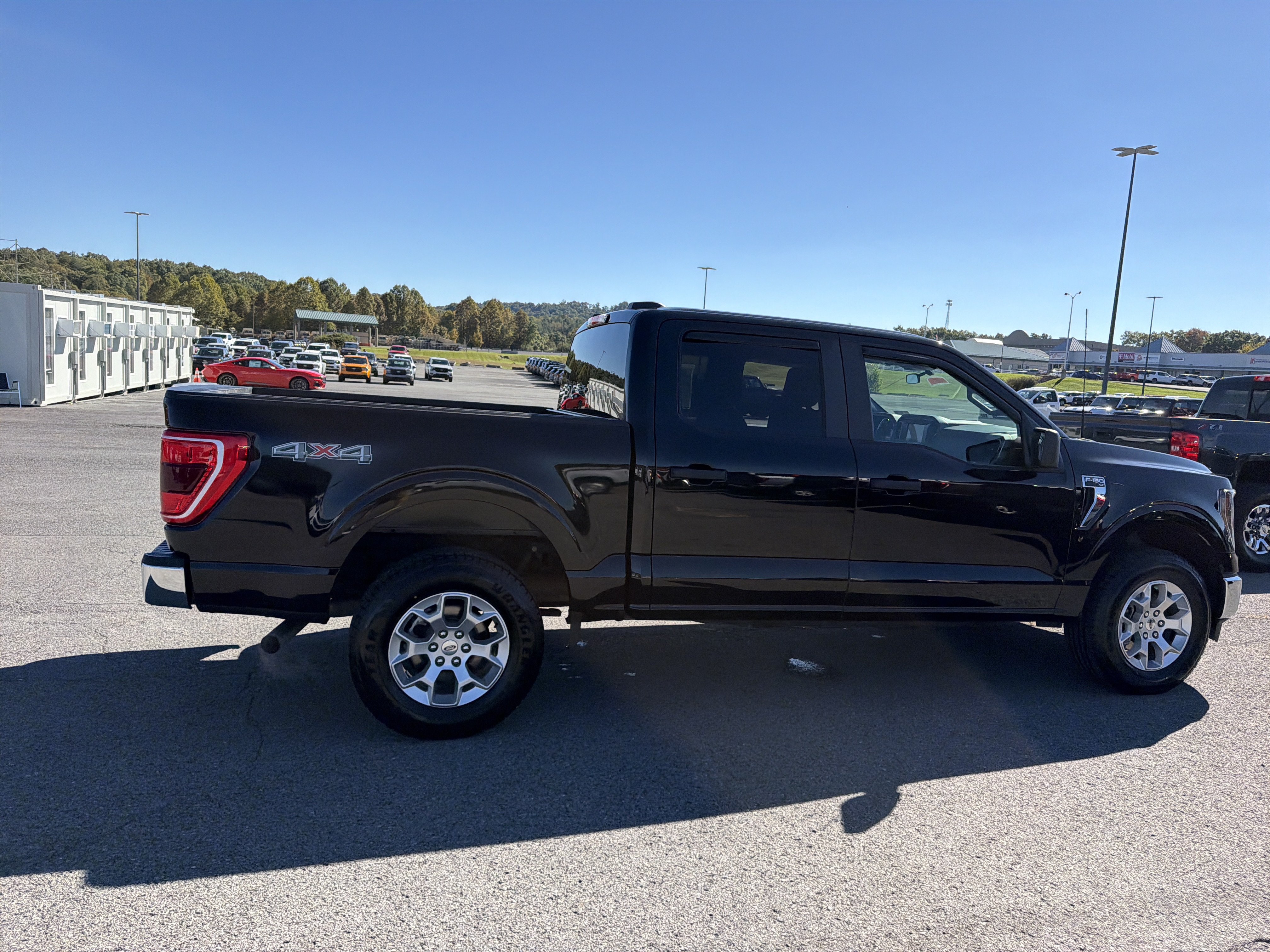 Used 2023 Ford F150 XLT AWD/4WD image 3